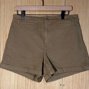 Madewell Women’s Khaki Flat-Front Cotton Chino Shorts